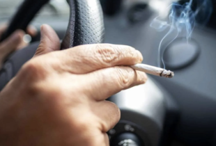 У яких випадках штрафують за куріння за кермом: пояснення