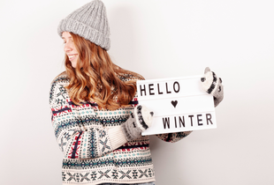 З першим днем зими 2025 – яскраві листівки та теплі привітання