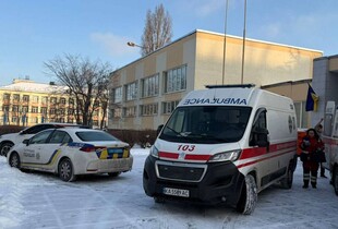 У Києві учень напав з ножем на вчительку та однокласника: перші подробиці