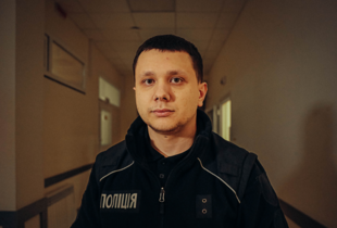 У Луцьку поліцейський прикрив собою жінку з дитиною від постріла із дробовика (відео)