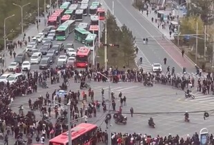 В Монголії закінчується пальне: водії стоять у чергах по вісім годин і виходять на протести