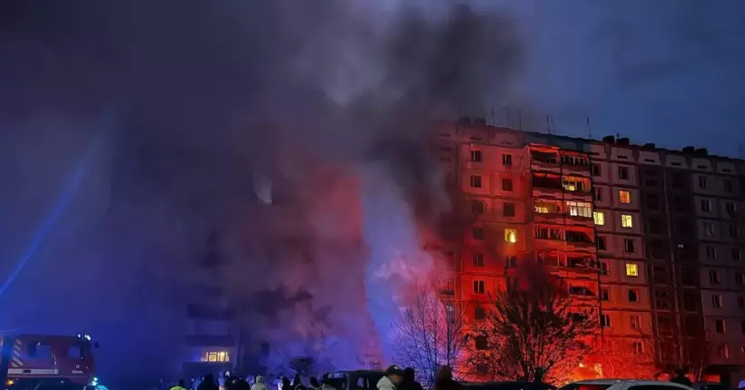 Росіяни ракетою вгатили по багатоповерхівці в Умані: щонайменше троє загиблих 