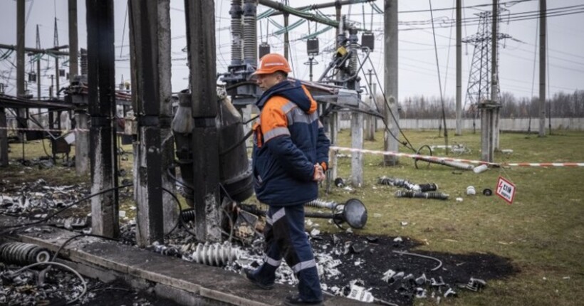 Понад пів тисячі населених пунктів в 10 областях залишилися без електрики