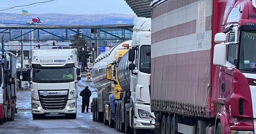 Страйк польських перевізників: один з пунктів пропуску на кордоні розблокували