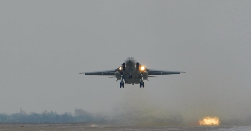 Знищили два Су-24 під час атаки на Феодосію: Ігнат викрив брехню окупантів