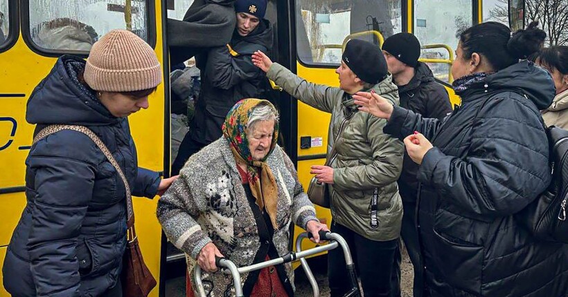 На Сумщині жителів прикордонних населених пунктів закликали евакуюватися: в ОВА розкрили деталі